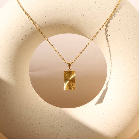 14K Gold Filled Sun Dial Bar Necklace - Picture 1 of 4